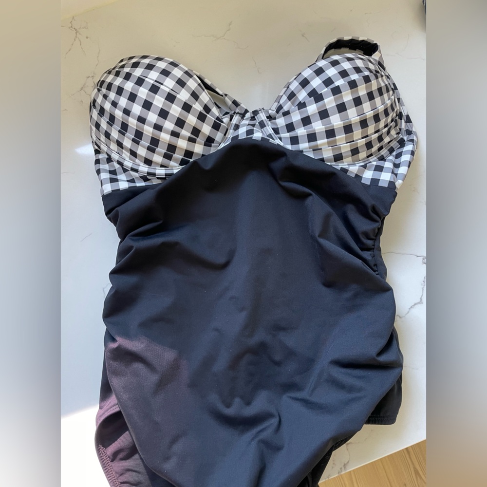 Cupshe Black and White One Piece Swimsuit with Sweetheart Neckline